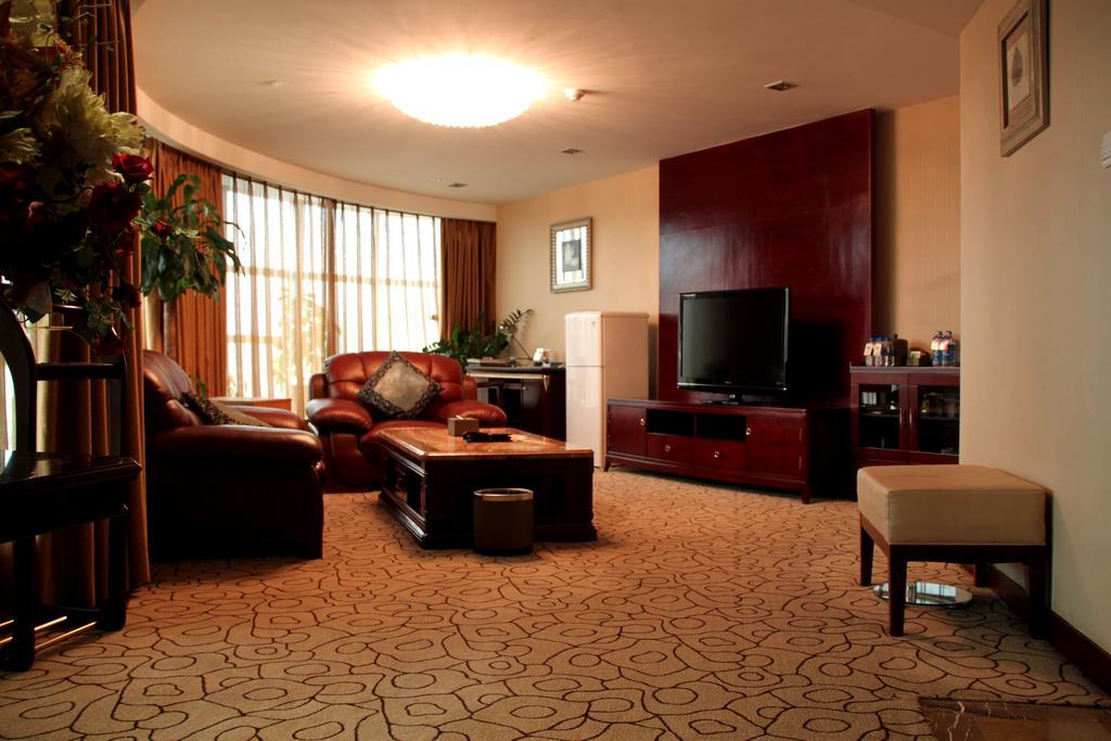 Dynasty International Hotel Kunming Room photo