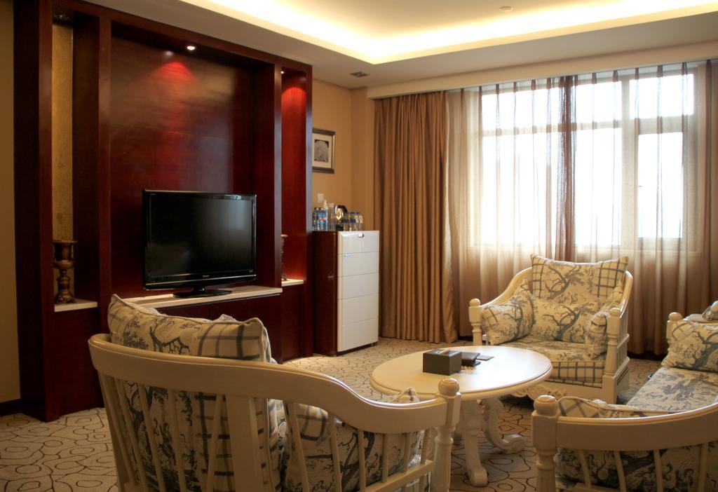 Dynasty International Hotel Kunming Room photo